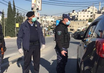 الشرطة تضبط مركبات غير قانونية في سلفيت