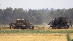 غزة: جرافات الاحتلال تتوغل في اراضي المواطنين