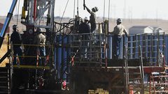 اجتماع "أوبك+" يدعم أسواق النفط