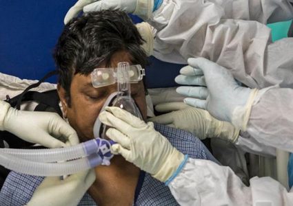 إصابات كورونا تنخفض لدنى مستوى في الهند