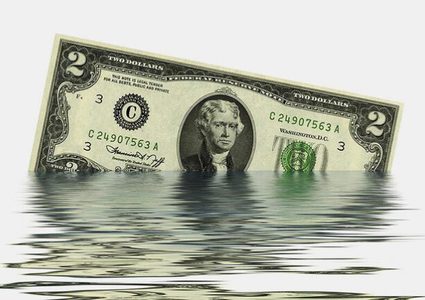 خبير اقتصادي: الدولار ينخفض أمام العملات الاخرى