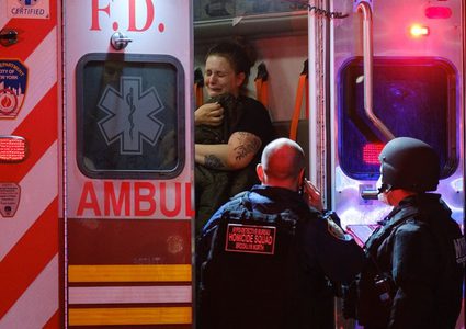 مسلحون يحتجزون رهائن في نيويورك