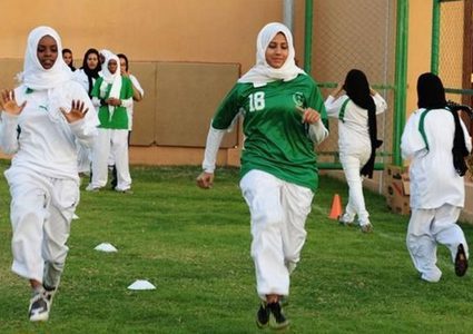 إنطلاق أول دوري لكرة القدم النسائية في السعودية