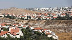 بريطانيا تدين قررار اسرائيل في تشييد مبان استيطانية بالضفة