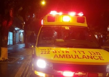 اصابتان إثر سقوطهما من علو طابقين بقرية اللقية