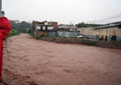 إعصار "إيوتا" يودي بحياة أكثر من 30 شخصاً