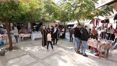 سوق خان تشرين.. واجهة لعرض الصناعات اليدوية