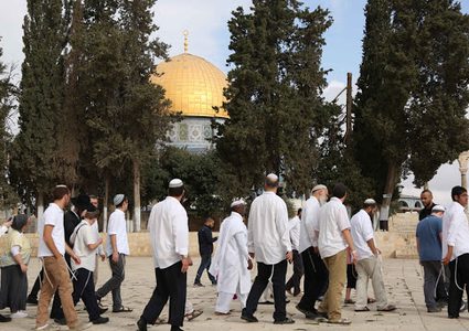 98 مستوطنا يقتحمون باحات المسجد الأقصى