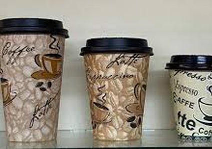 شرب القهوة في الأكواب الورقية تحدث مخاطر صحية كبيرة