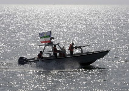 إيران تحتجز سفينة تحمل علم بنما تعمل بتهريب الوقود