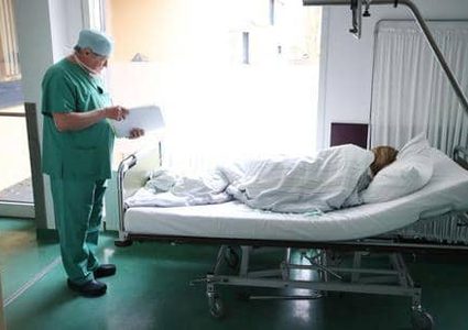 طبيب يعترف بقتله مريضين ليضع حداً لمعاناتهما