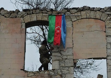 ​​رفع الآذان وإقامة الصلاة في أغدام بقره باغ