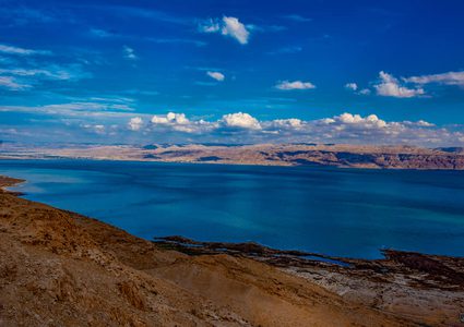 سلسلة مطلات البحر الميت في أريحا
تصوير : محمود معطان