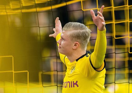 هالاند يقود دورتموند للفوز على هيرتا برلين مسجلا سوبر هاتريك