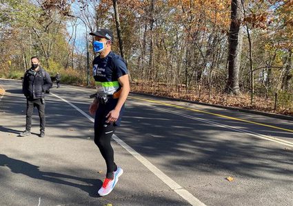 الذكاء الاصطناعي يحقق حلم كفيف بالركض خمسة كيلومترات منفردا