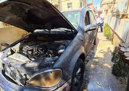 مجهولون يحرقون سيارة في كفر مندا