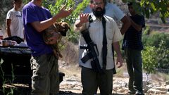 مستوطنون يعتدون على مسن ونجله جنوب غرب بيت لحم