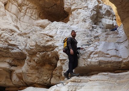 علاء الهموز دليل سياحي يضع فلسطين في أبهى صورها للسياح