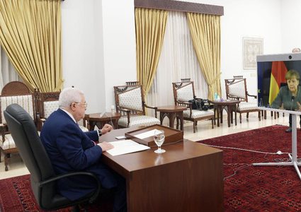 الرئيس يبحث مع المستشارة الألمانية آخر المستجدات السياسية