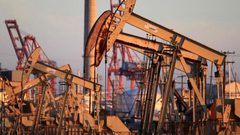 أسعار النفط ترتفع بفعل لقاح كورونا