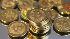 عملة "بيتكوين" تكسر حاجز 19000 دولارا لأول مرة
