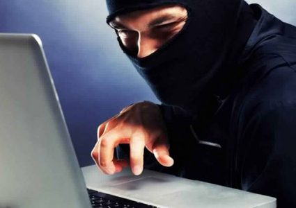 القبض على مشتبه بهما بابتزاز فتاتين بنابلس