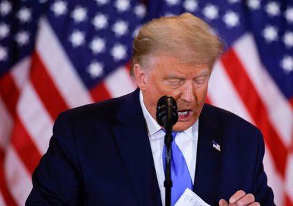 ترامب يعفو عن مستشاره السابق مايكل فلين