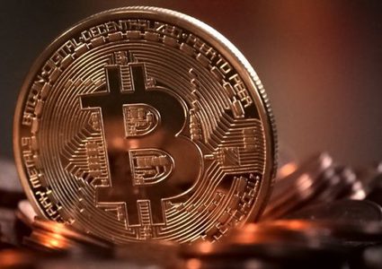 بيتكوين تفقد 3 آلاف دولار