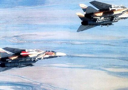 مقاتلة أمريكية تتسلح بصواريخ روسية الصنع