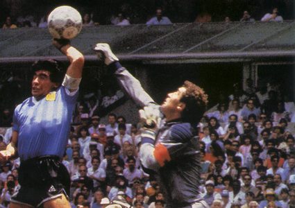 أشهر هدفين في تاريخ كرة القدم من توقيع مارادونا