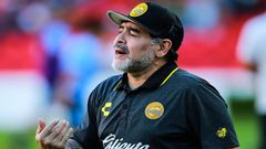 ميسي,رونالدو وبيليه يعزون بوفاة الأسطورة ماردونا .