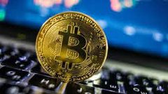 هبوط عملة "البيتكوين" بنحو 5%