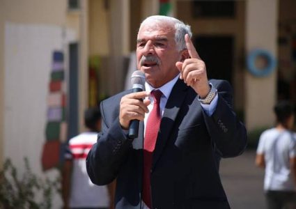 محافظ طوباس يدعو المواطنين للالتزام بقرار الاغلاق