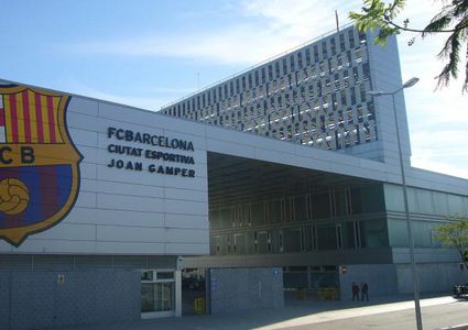 برشلونة يقترب للاتفاق مع لاعبيه لخفض رواتبهم