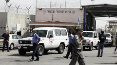 هيئة الأسرى تحذر من تفاقم الحالة الصحية لـ3 أسرى مصابين بالسرطان