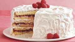 كيكة المكسرات بماء الورد والهيل