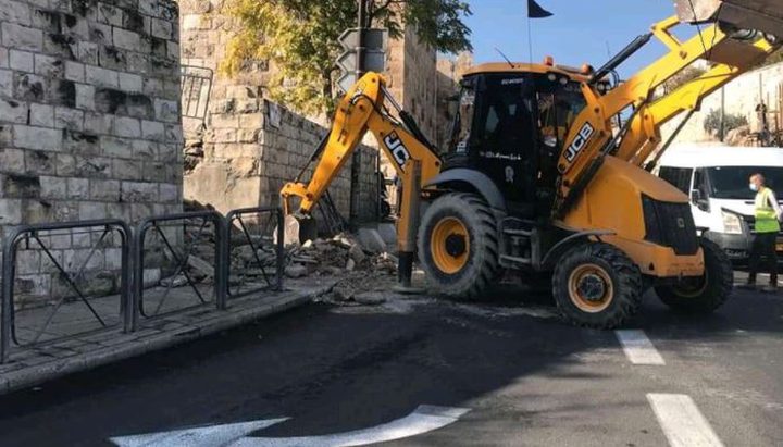 الاحتلال يهدم درجا يؤدي إلى باب الأسباط أحد أبواب المسجد الأقصى