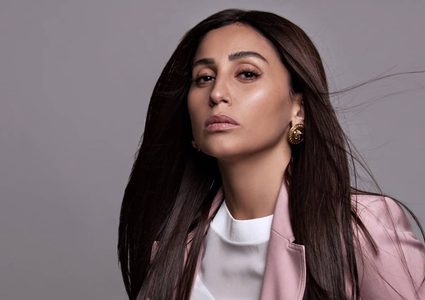 دينا الشربيني تتجاهل أخبار انفصالها عن عمرو دياب