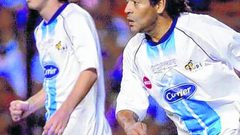 شاهد .. مارادونا وميسي جنبا إلى جنب في فريق واحد