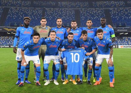 نابولي يواجه روما بقميص الأرجنتين تكريما لمارادونا