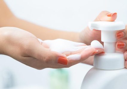 علماء يحذرون من استخدام المعقمات الرخيصة للوقاية من كورونا