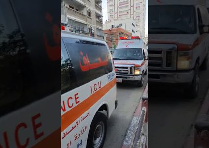 سيارات الإسعاف تجوب شوارع قطاع غزة