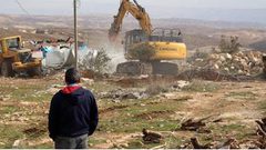 الاحتلال يهدم بركسين قيد الانشاء في قلقيلية