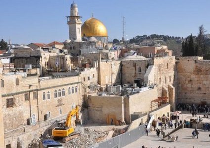 الأوقاف الاسلامية: الاحتلال يعمد الى تغيير طابع المدينة المقدسة