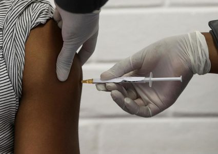 "الصحة العالمية" ندعو الدول الافريقية للاستعداد للتطعيم ضد كورونا