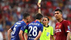 تعيين أول حكم إمرأة تدير مباراة في دوري أبطال أوروبا للرجال