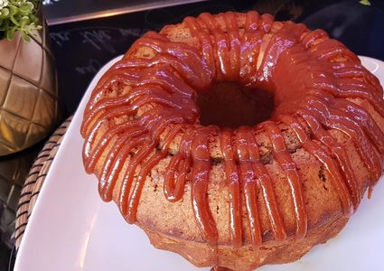 كيكة التمر الشهيه مع صوص التوفي