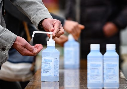 تحذير.. ابتلاع معقم اليدين قد يسبب الموت !