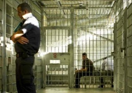 شرطة الاحتلال تخلي سبيل مقدسية وطفلها بعد التحقيق معها