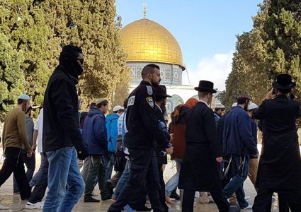 59 مستوطنا يقتحمون الأقصى